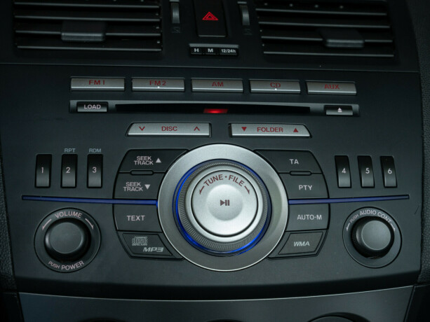 mazda-3-diesel-2010-big-29