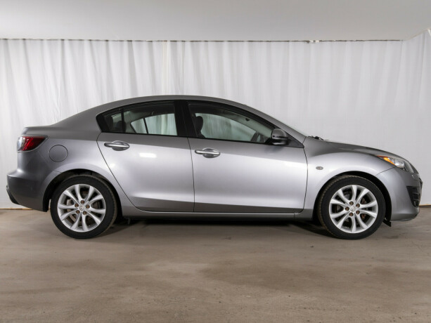mazda-3-diesel-2010-big-4