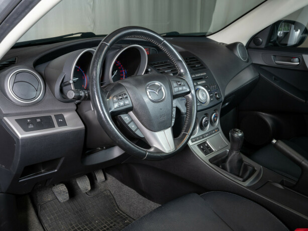 mazda-3-diesel-2010-big-37
