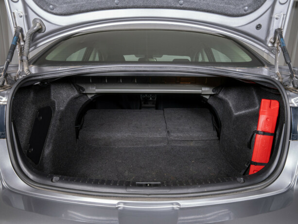 mazda-3-diesel-2010-big-10