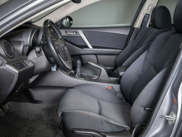 mazda-3-diesel-2010-big-36