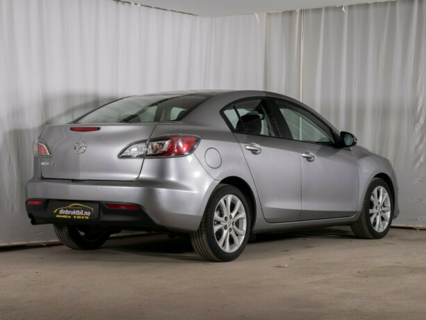 mazda-3-diesel-2010-big-5