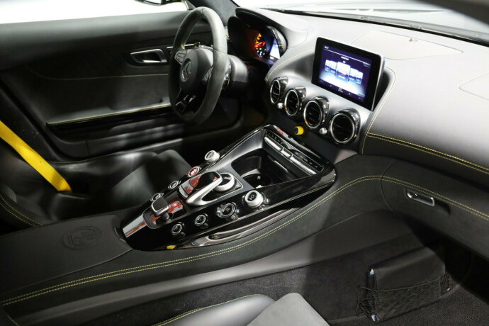 mercedes-benz-amg-gt-r-bensin-2018-big-11