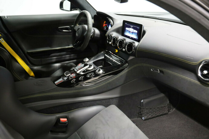 mercedes-benz-amg-gt-r-bensin-2018-big-9