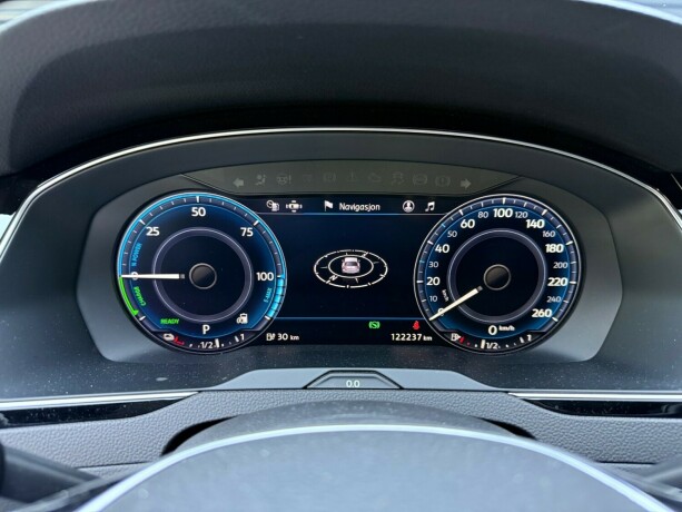volkswagen-passat-elektrisitetbensin-2016-big-17