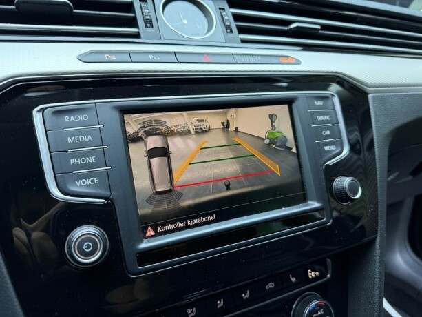 volkswagen-passat-elektrisitetbensin-2016-big-21