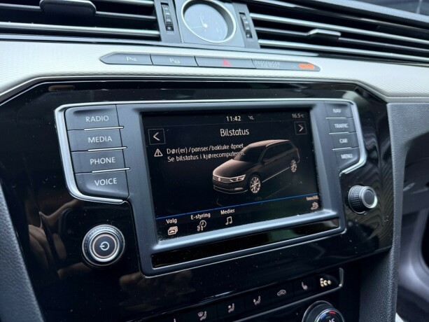 volkswagen-passat-elektrisitetbensin-2016-big-25