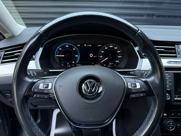 volkswagen-passat-elektrisitetbensin-2016-big-12