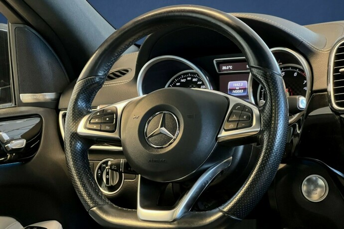 mercedes-benz-gle-bensin-2016-big-15