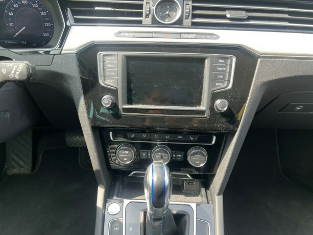 volkswagen-passat-elektrisitetbensin-2016-big-14