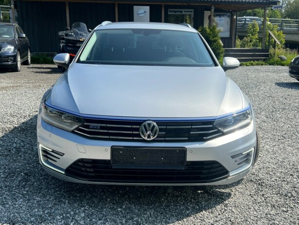 volkswagen-passat-elektrisitetbensin-2016-big-1