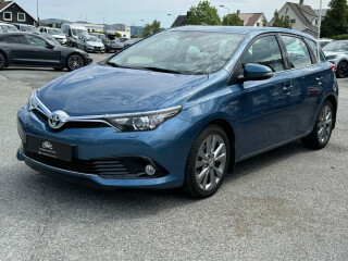 Toyota | Auris | Elektrisitet+bensin | 2015