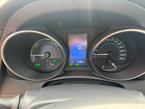 toyota-auris-elektrisitetbensin-2015-big-17