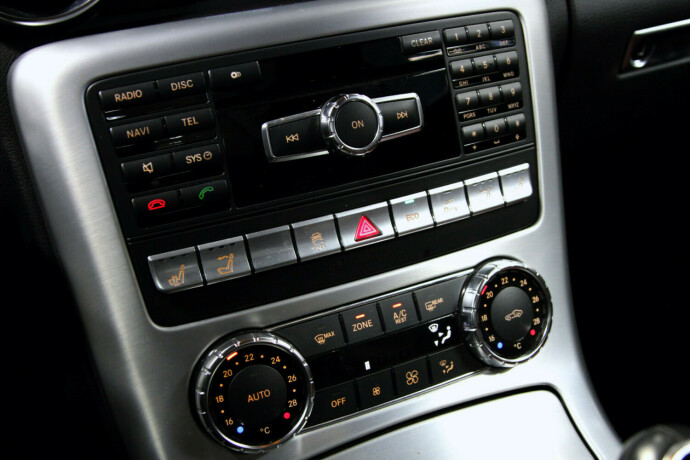 mercedes-benz-slk-bensin-2012-big-11