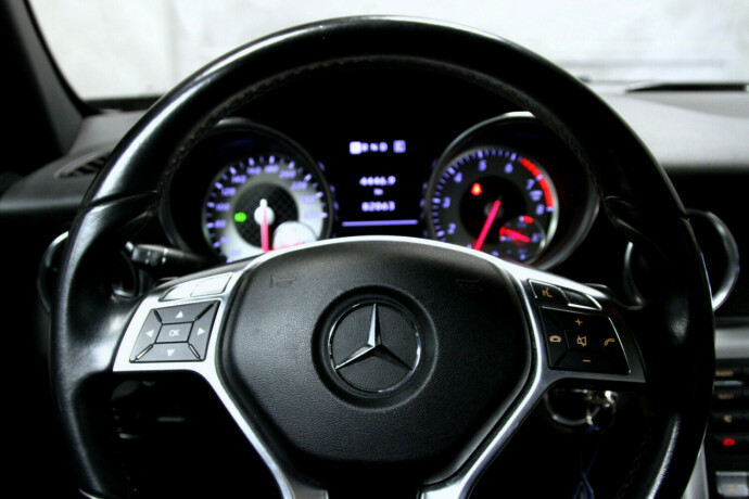 mercedes-benz-slk-bensin-2012-big-15
