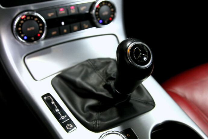 mercedes-benz-slk-bensin-2012-big-12