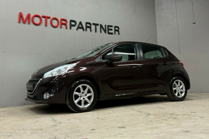 peugeot-208-bensin-2014-big-0