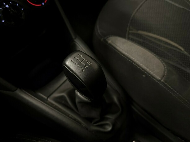 peugeot-208-bensin-2014-big-16