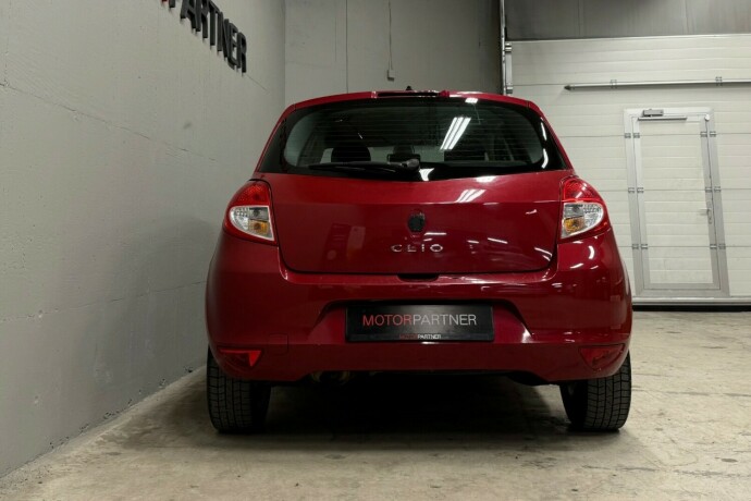 renault-clio-bensin-2011-big-5