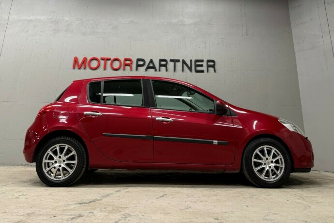 renault-clio-bensin-2011-big-8