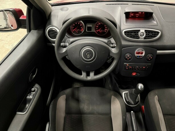 renault-clio-bensin-2011-big-11