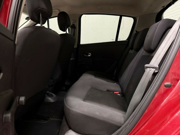 renault-clio-bensin-2011-big-14