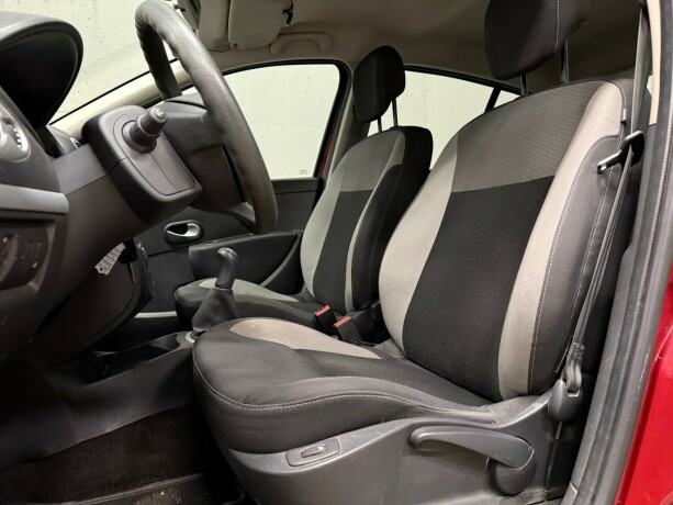 renault-clio-bensin-2011-big-13