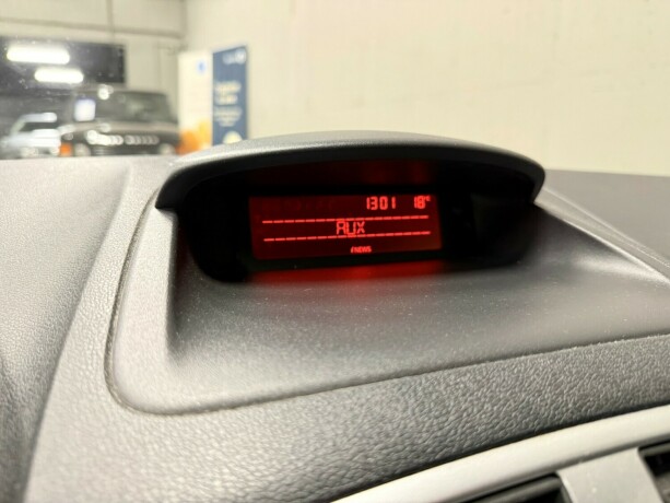 renault-clio-bensin-2011-big-15