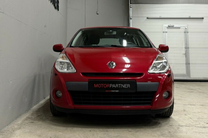 renault-clio-bensin-2011-big-1