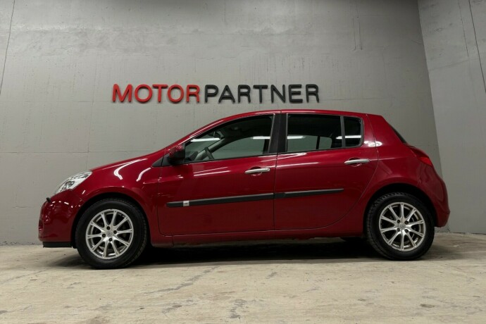 renault-clio-bensin-2011-big-3