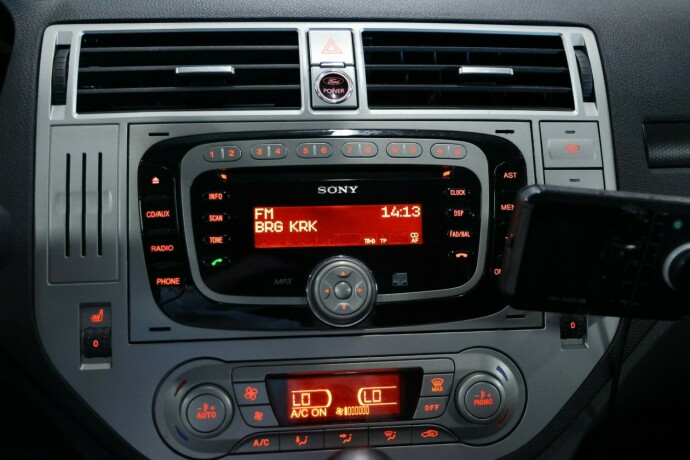 ford-kuga-diesel-2013-big-13