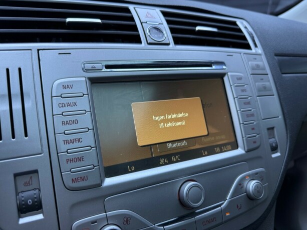 ford-kuga-diesel-2010-big-16