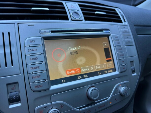 ford-kuga-diesel-2010-big-18