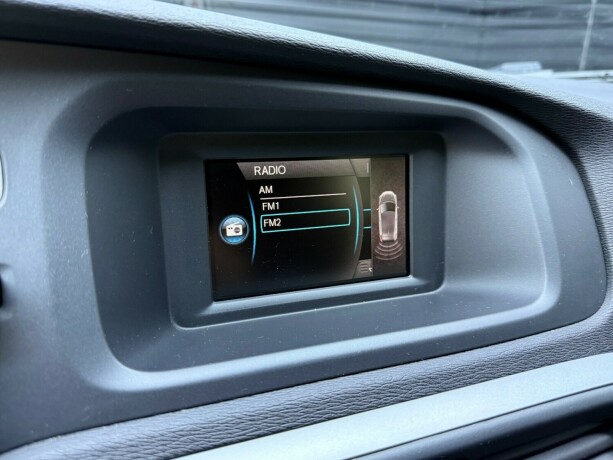 volvo-v40-diesel-2013-big-22
