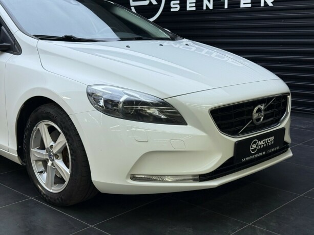 volvo-v40-diesel-2013-big-2