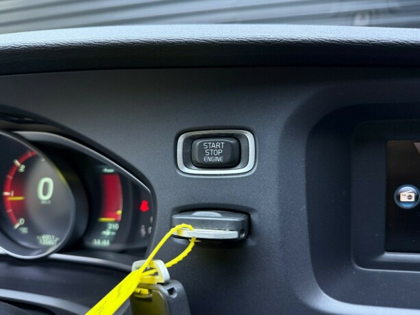 volvo-v40-diesel-2013-big-14