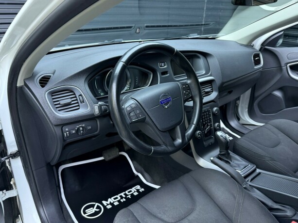 volvo-v40-diesel-2013-big-10