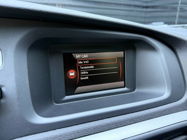 volvo-v40-diesel-2013-big-21