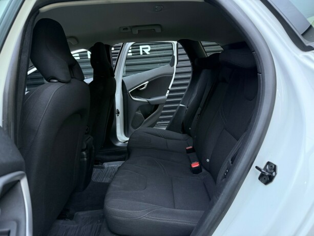 volvo-v40-diesel-2013-big-27