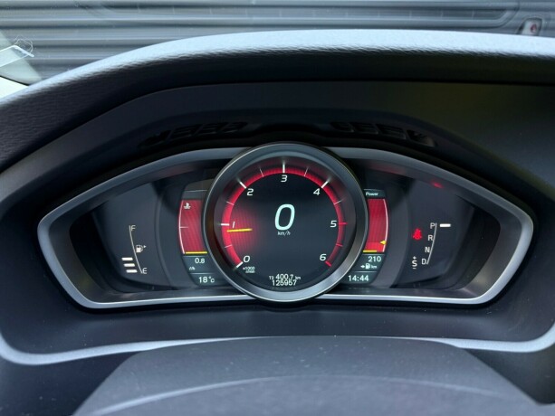 volvo-v40-diesel-2013-big-15
