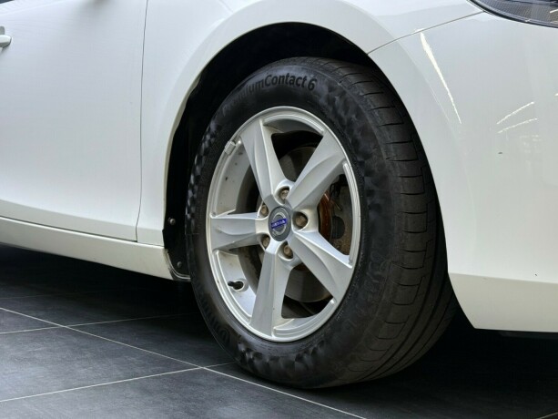 volvo-v40-diesel-2013-big-7
