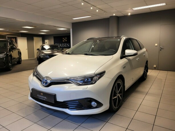 toyota-auris-elektrisitetbensin-2017-big-8