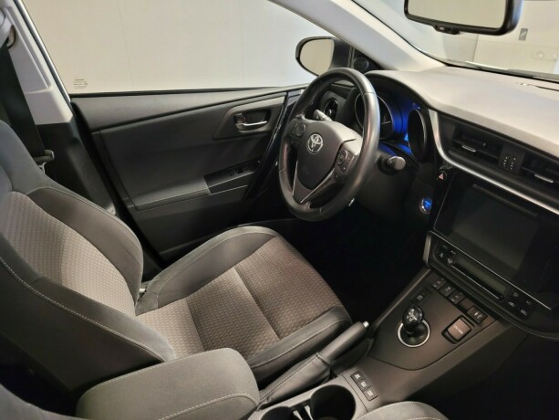 toyota-auris-elektrisitetbensin-2017-big-14