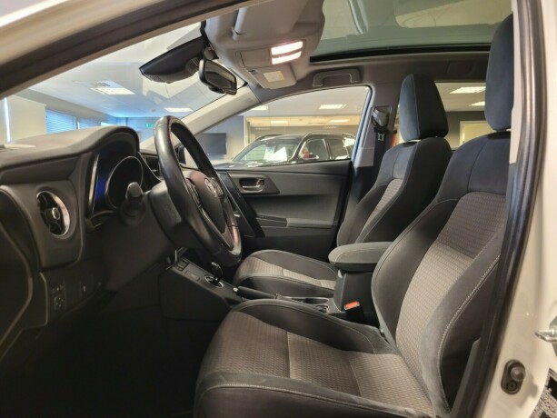 toyota-auris-elektrisitetbensin-2017-big-17