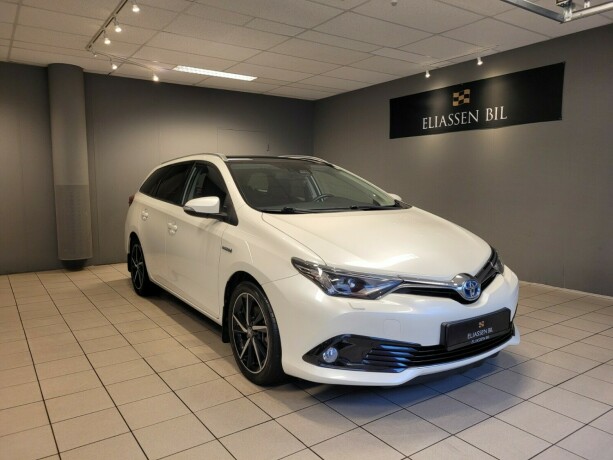 toyota-auris-elektrisitetbensin-2017-big-10