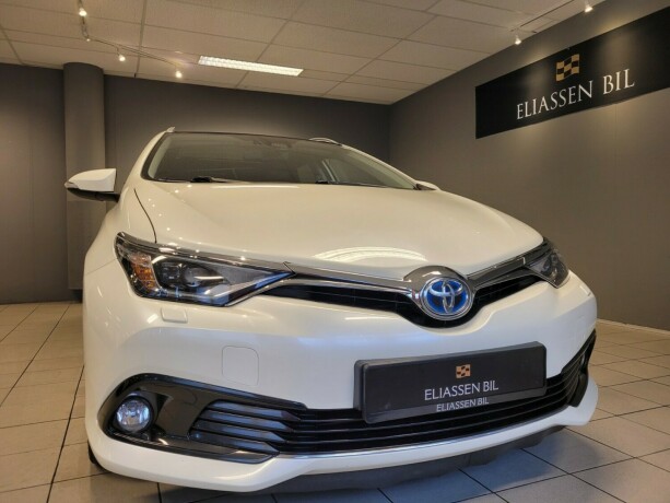 toyota-auris-elektrisitetbensin-2017-big-9