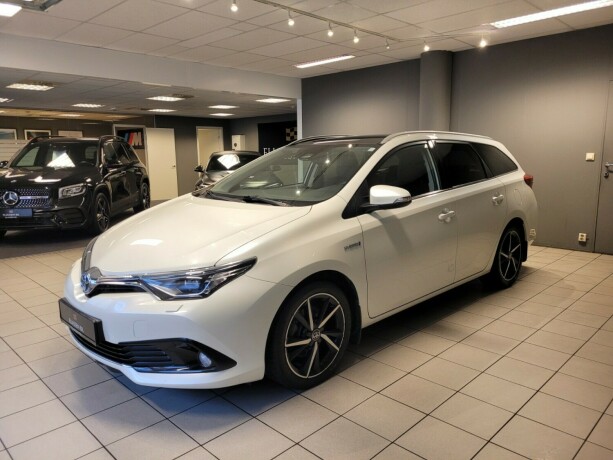 toyota-auris-elektrisitetbensin-2017-big-7