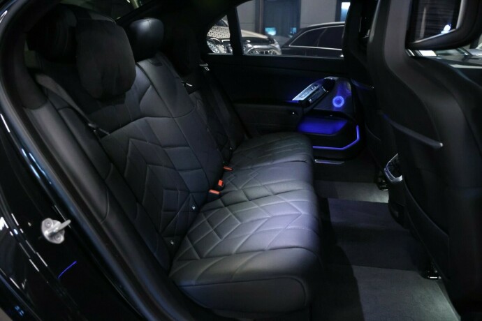 bmw-i7-elektrisitet-2023-big-8