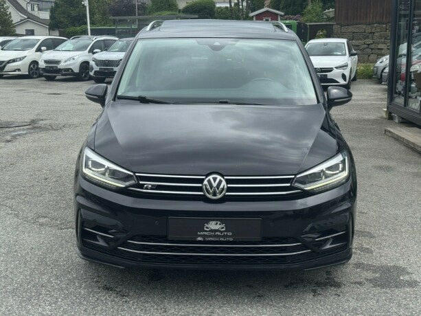 volkswagen-touran-bensin-2017-big-1