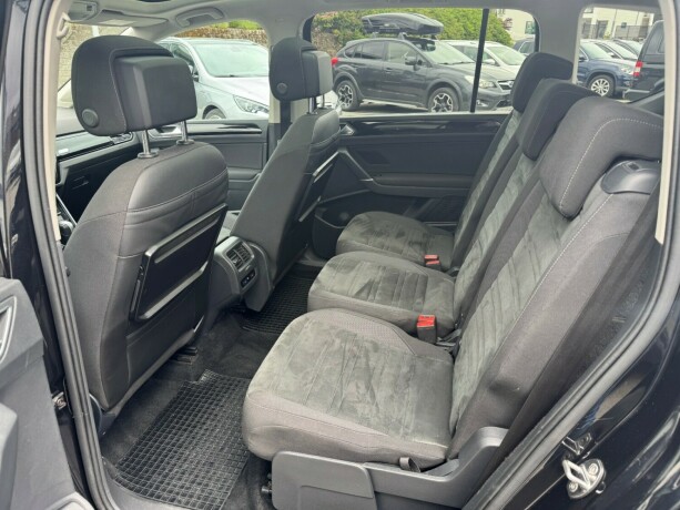 volkswagen-touran-bensin-2017-big-16